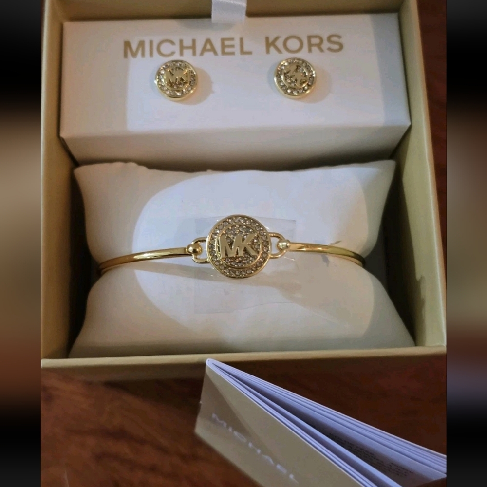 Michael Kors Gold Tone Brass  Logo Bracelet & Earrings  Gift Set NWT $175